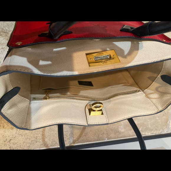 Louis Vuitton Handbag - Picture 8 of 10